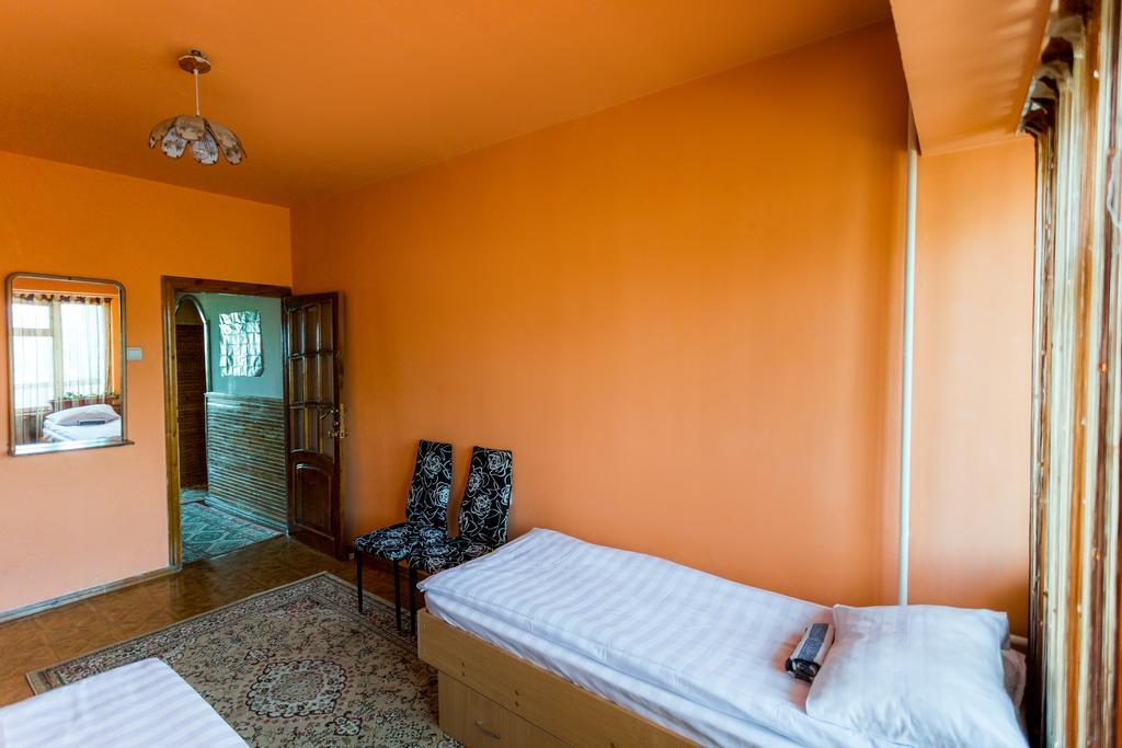 Ussr Hostel Bishkek Habitación foto