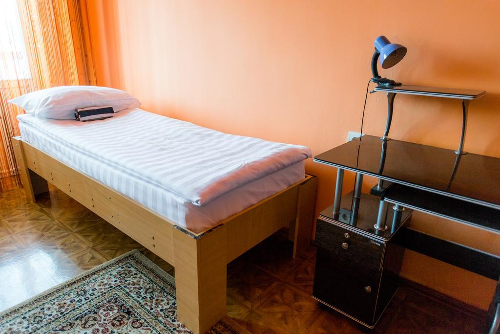 Ussr Hostel Bishkek Habitación foto